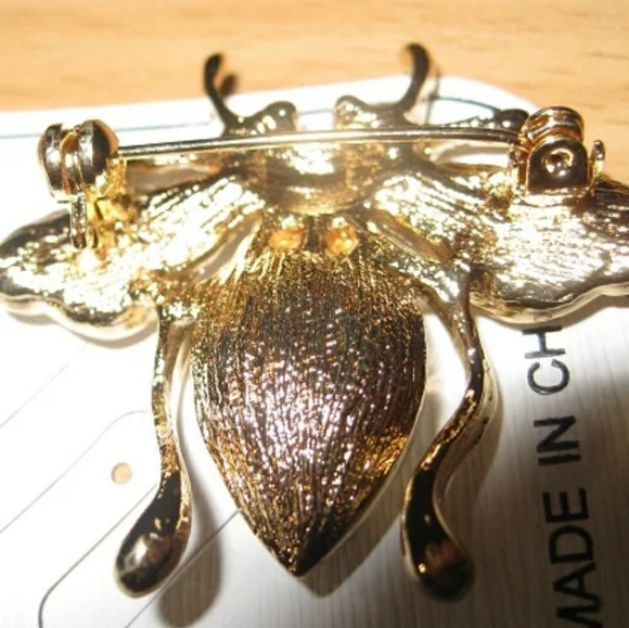 💐🐝NWT (*LAST ONE)Gorgeous Gemstine Bee Pin - Picture 4 of 4